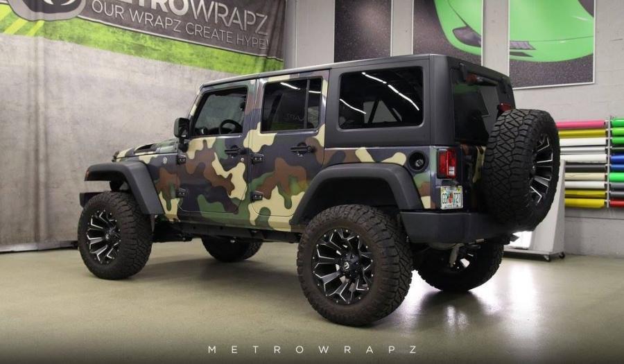  Jeep Wrangler Unlimited Sport by MetroWrapz 2018 года  (фото 4 из 9)